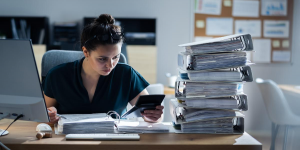 Adicción al trabajo: síntomas, causas y consecuencias de una afección moderna