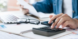 4 Documentos Comerciales Diarios: Facturas, Cheques, Notas de Crédito y Débito